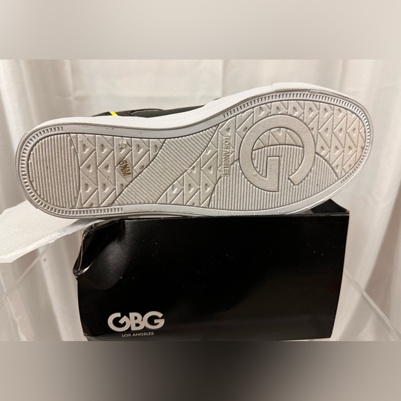GBG Los Angeles Omera Woman’s Black Faux Leather Sneaker 6 1/2 M New in box ! - Picture 10 of 10